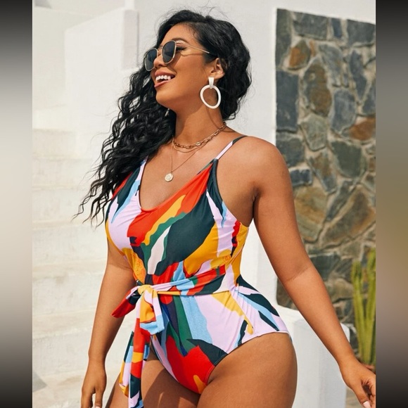 SHEIN Plus Allover Graphic Knot One Piece Swimsuit - Picture 3 of 8